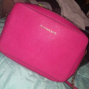 MICHAEL KORS CROSS BODY